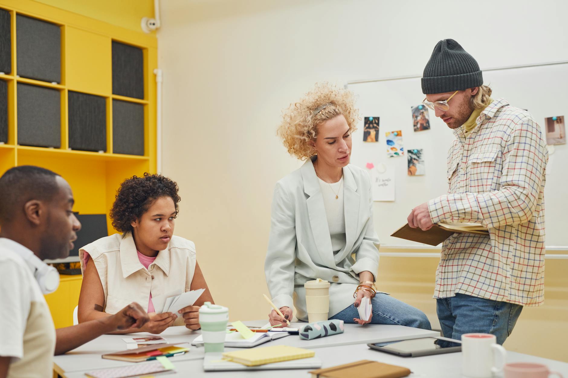 The Ultimate Communication Stack for Your 10-Person Team