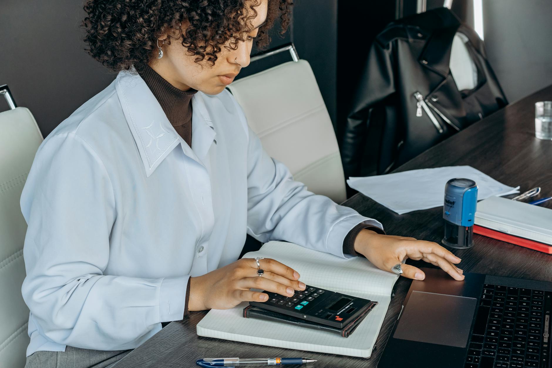 The True Cost of ZoomInfo: Pricing Insights for 100-Employee Teams