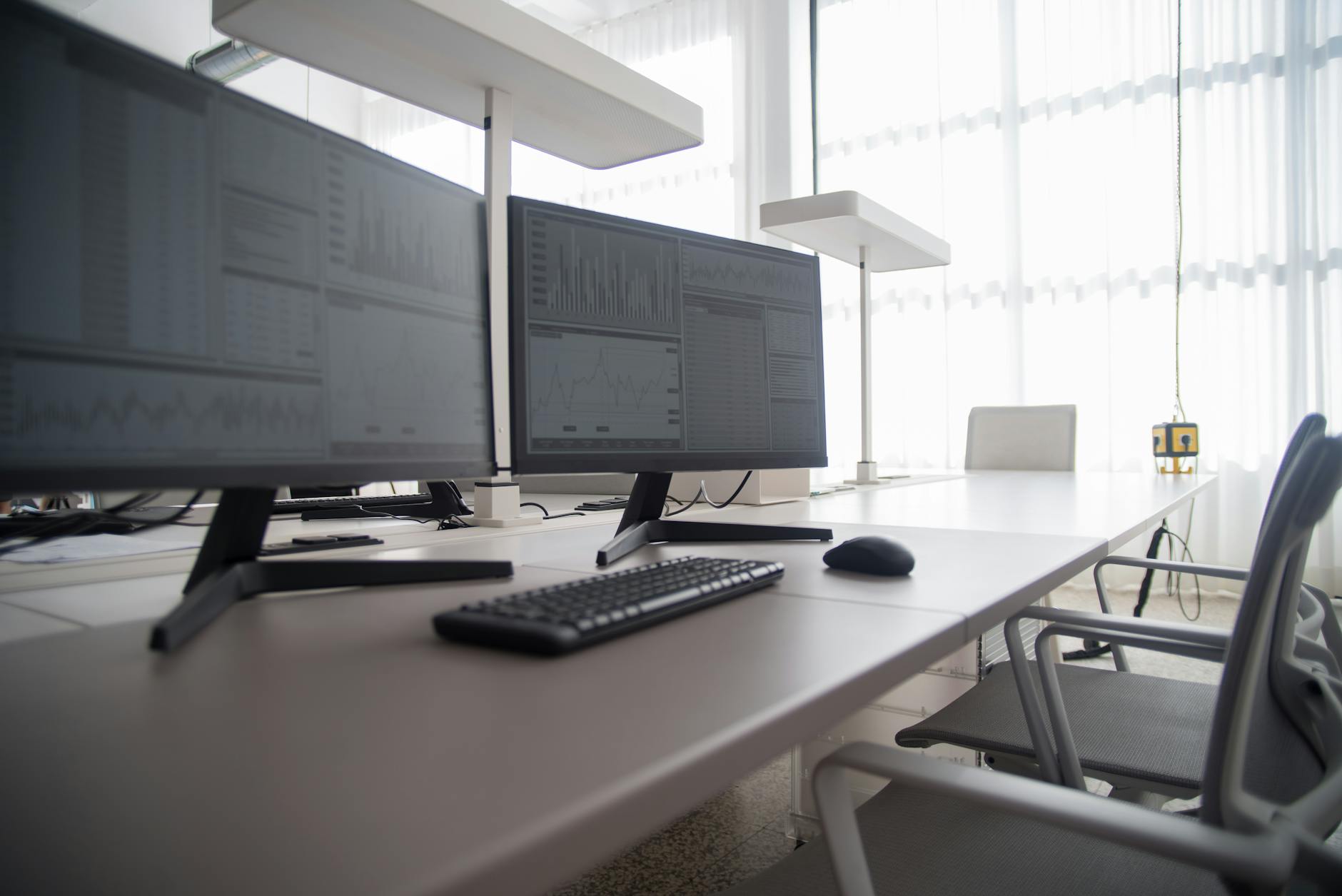 QuickBooks vs. Wave: Timing Your Accounting Software Choice