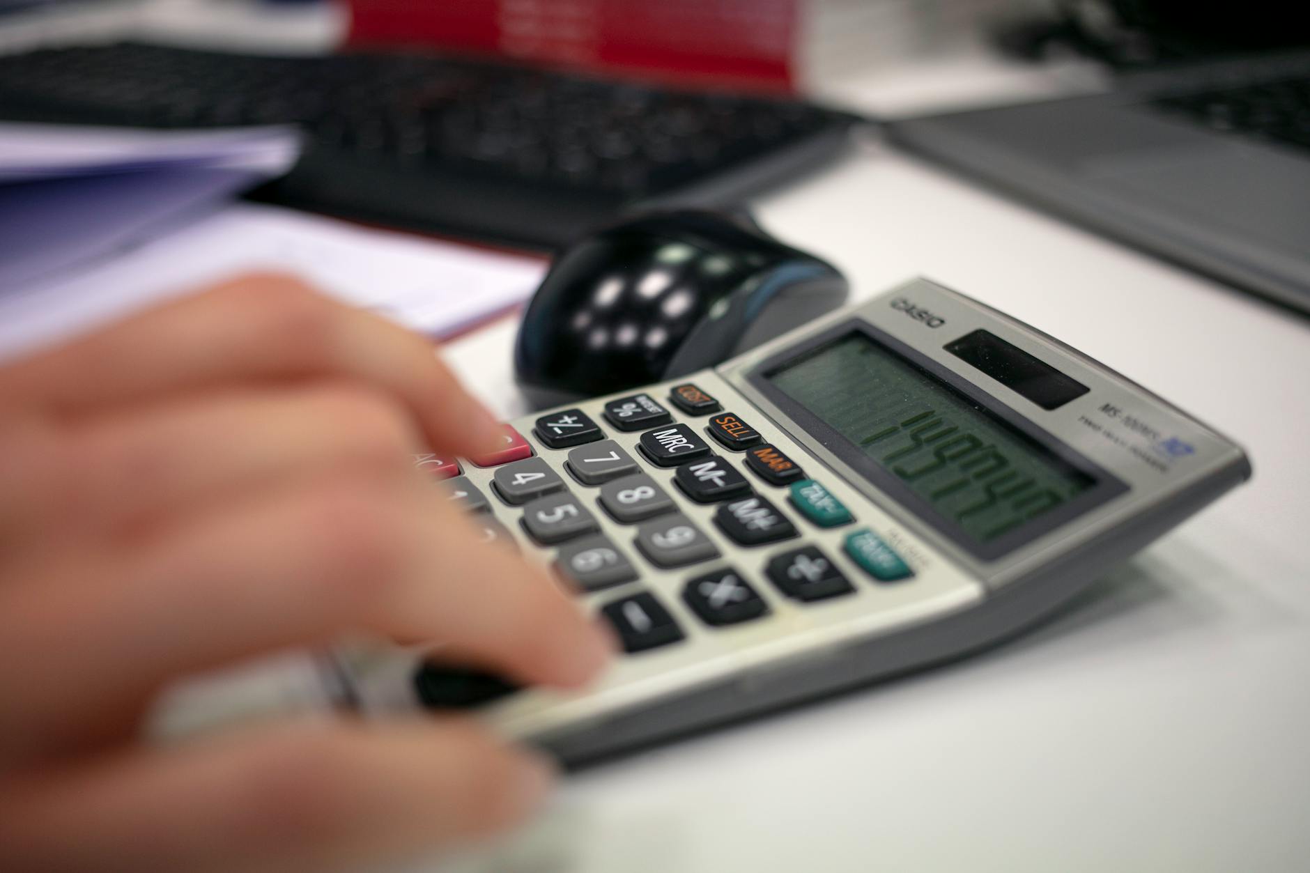 Breaking Down Salesforce Pricing for Companies with 100+ Employees