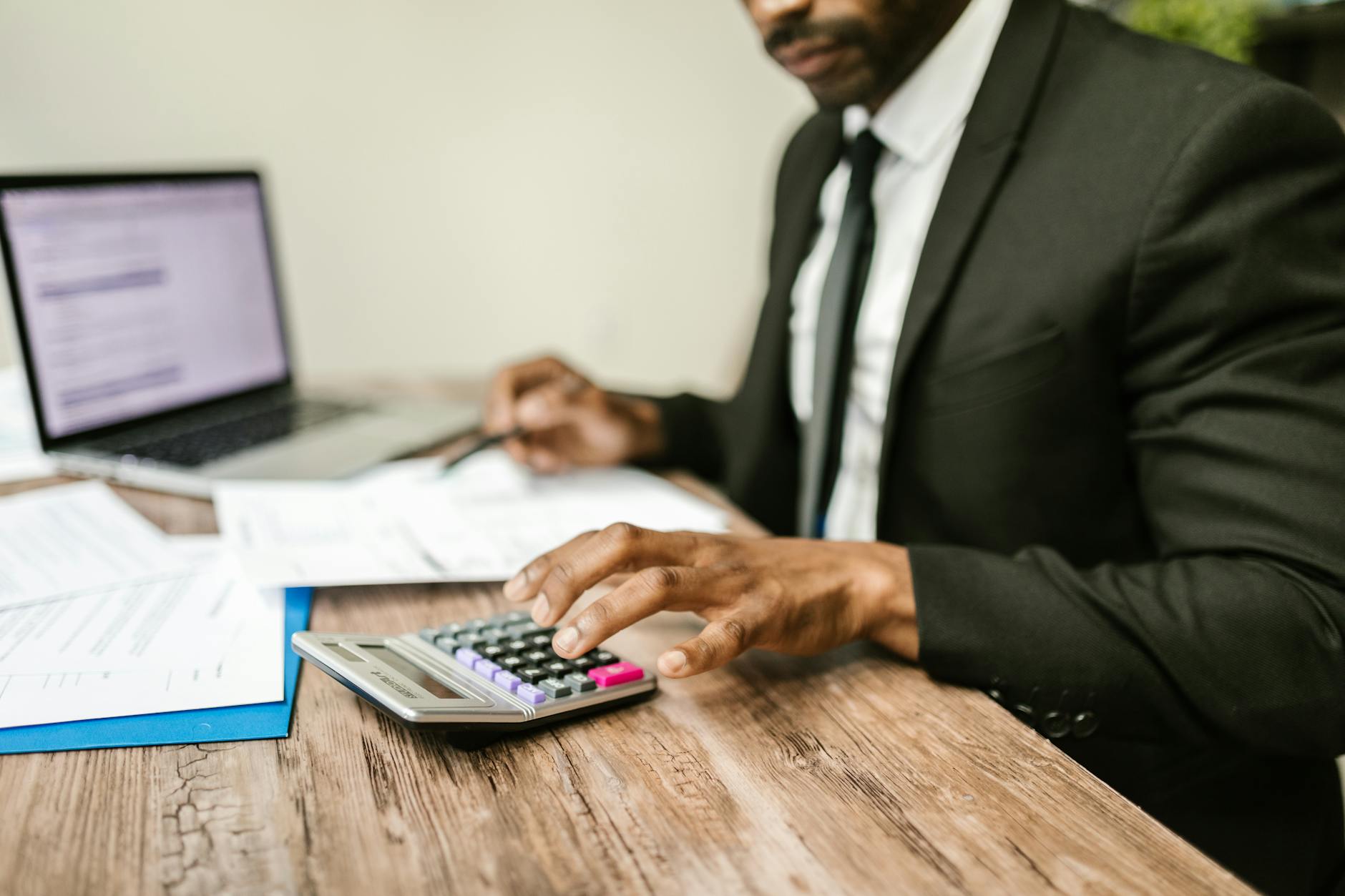 The Hidden Costs of Slack for Large Teams: What You Should Know