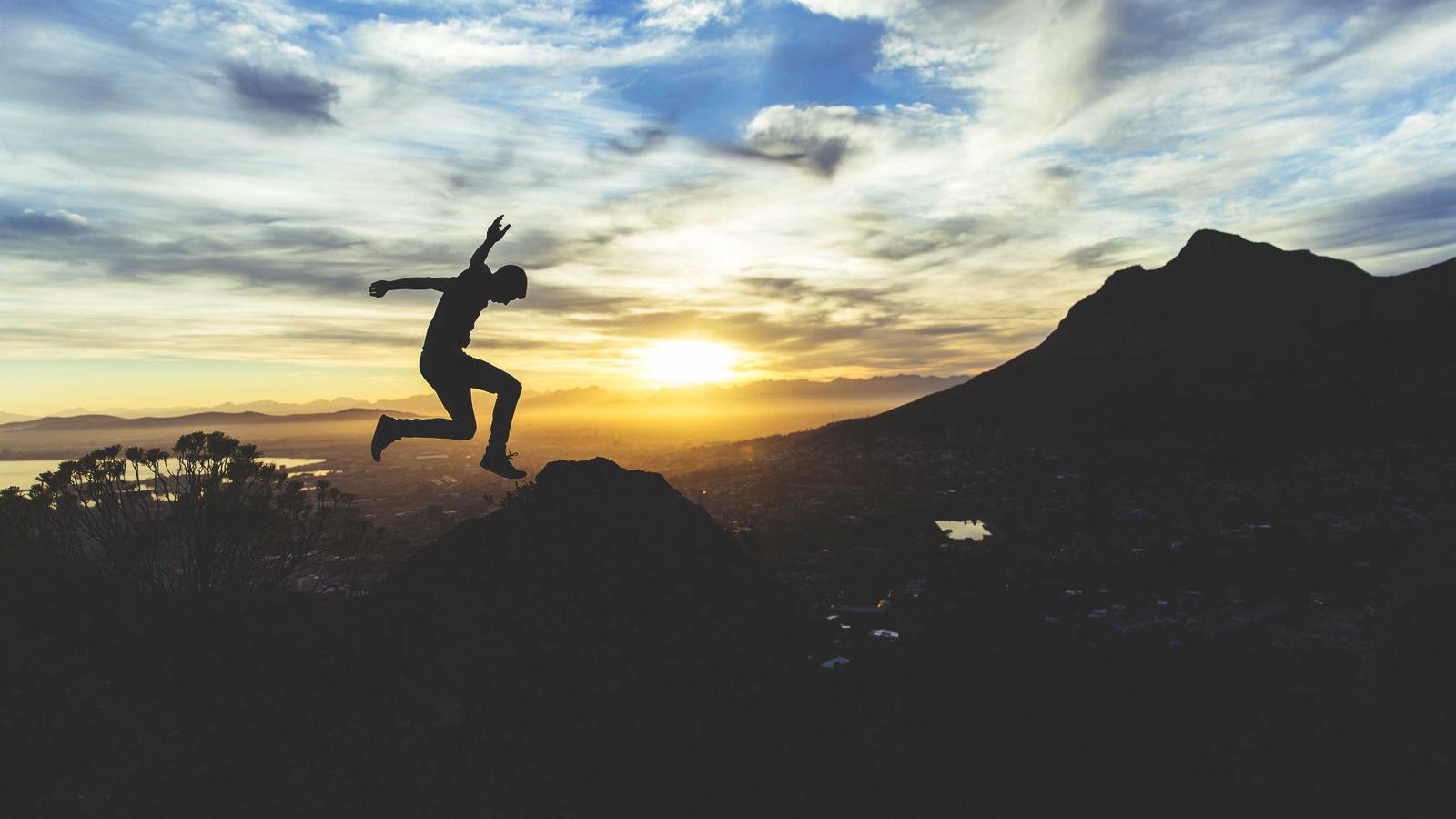 HubSpot vs. Salesforce: Decoding the CRM Giants' Competitive Moats