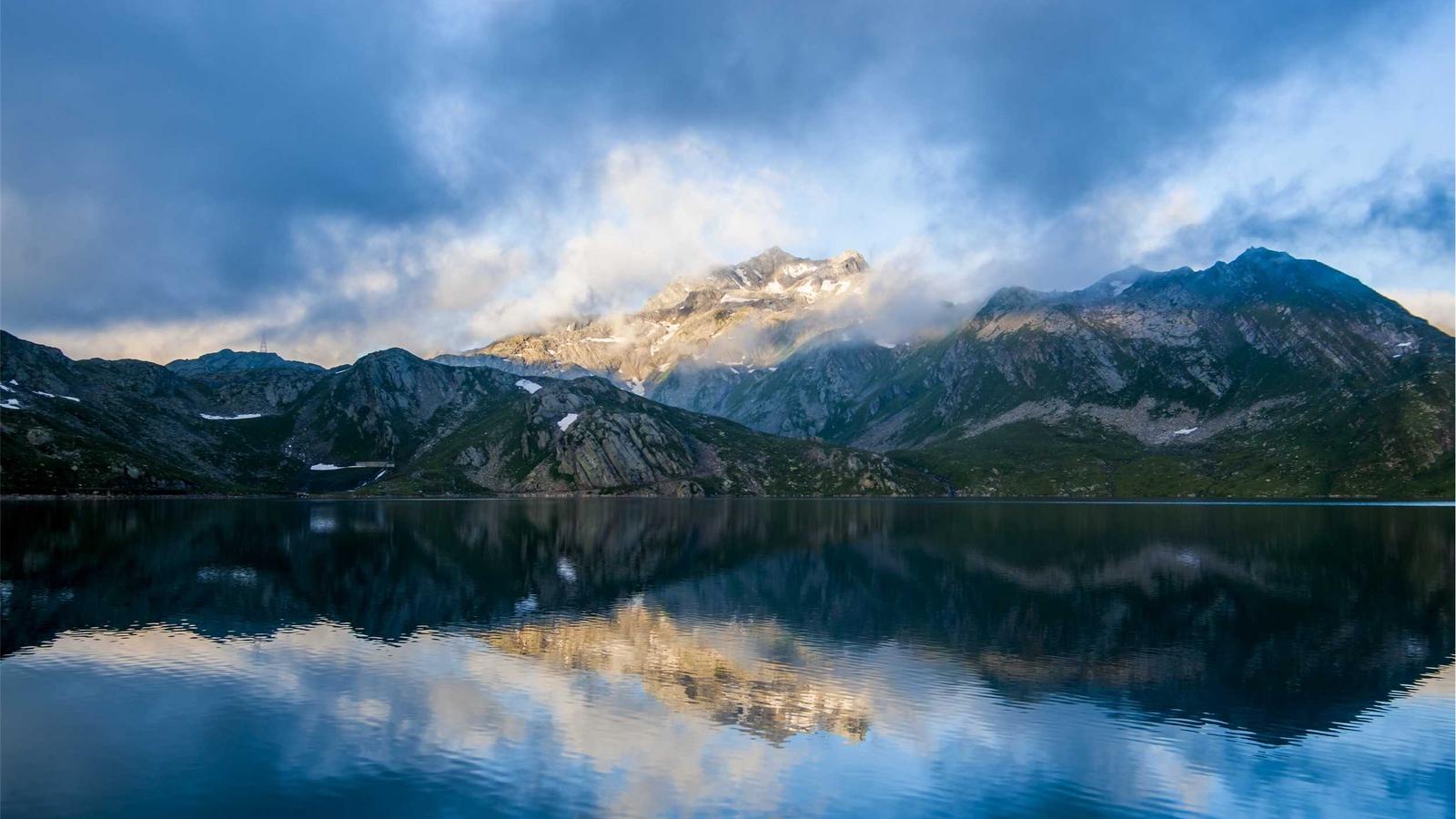 Top B2B Tools for Enterprise Scaling: Salesforce, SAP, HubSpot